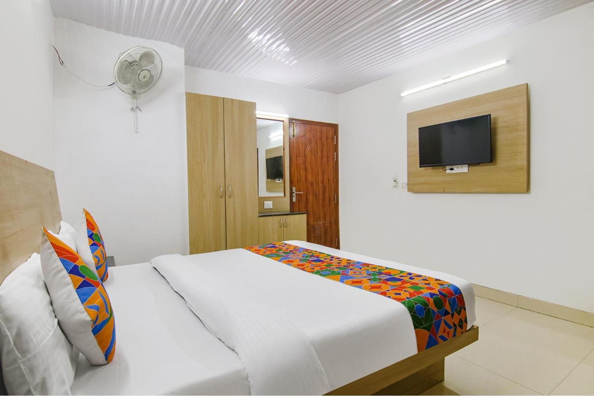 Fabexpress Kalsia Homestay - Nr Radha Krishna Mandir Masuri Exterior foto